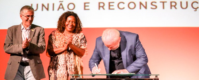 Presidente Lula e ministra Margareth Menezes assinam novo decreto de fomento à cultura